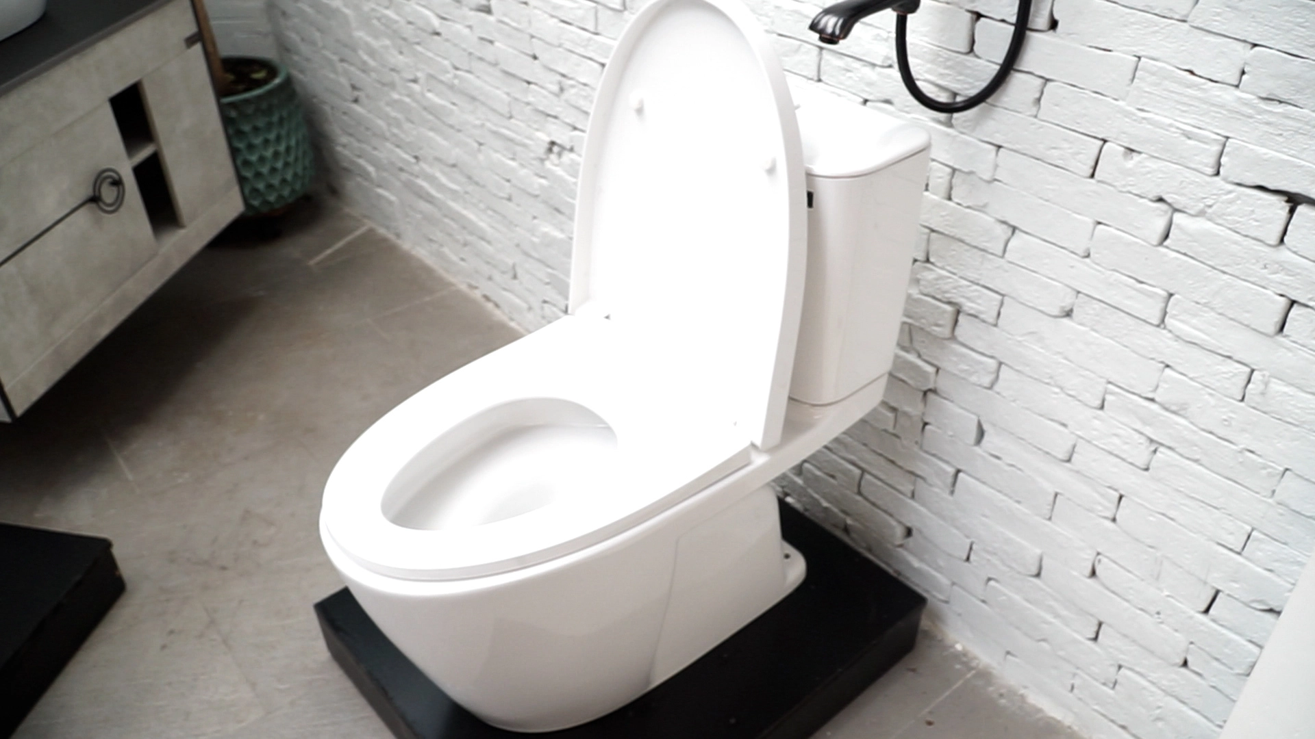 Bồn cầu 2 khối INAX AC-602VN (AC602VN) nắp đóng êm